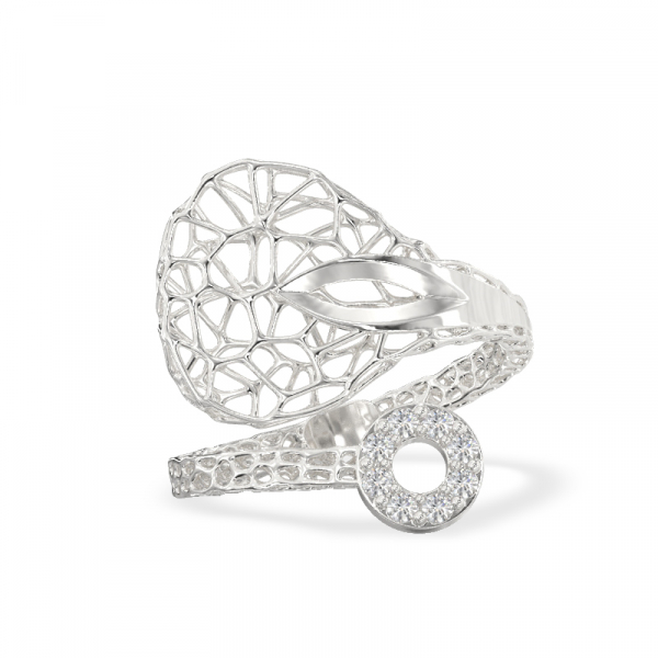  Valgest kullast sõrmus 