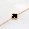 Золотой браслет Mini Clover c  ониксом